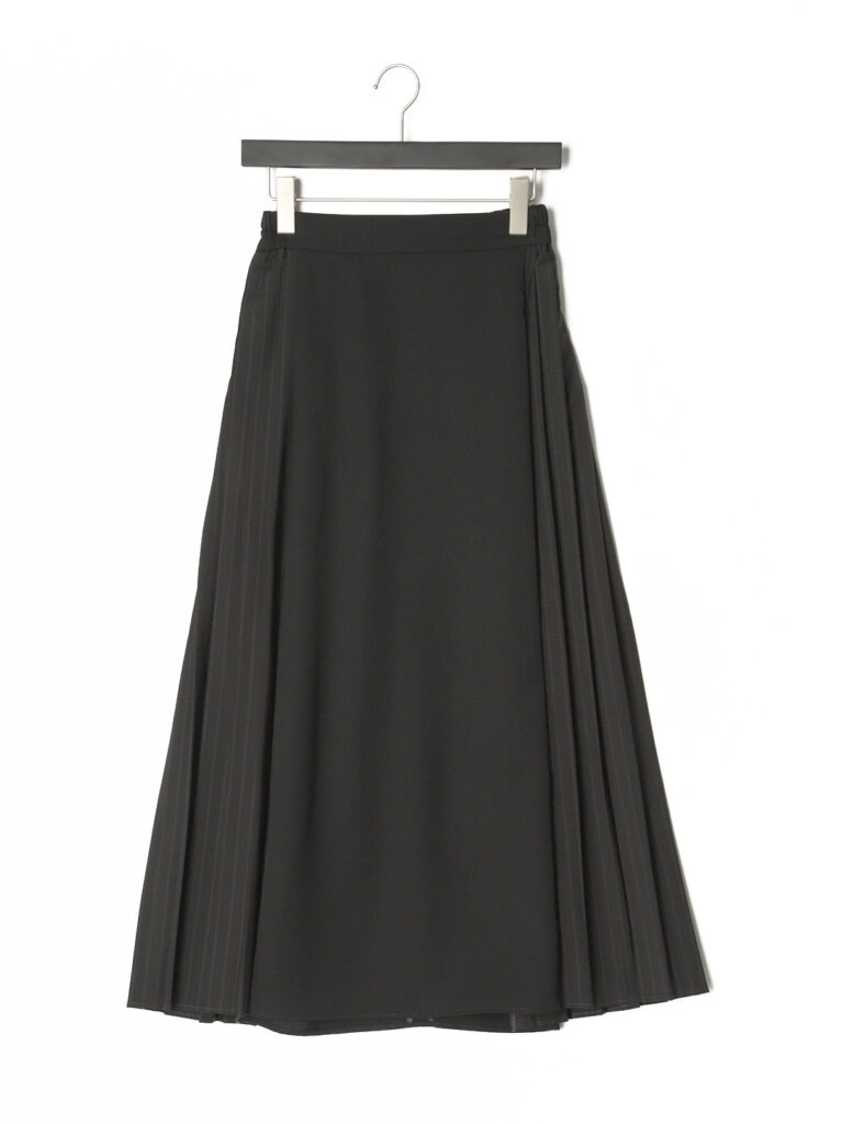 MIDDLA
SIDE PLEATS SKIRT