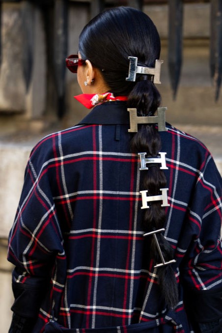 エルメスのヘアアクセの重ね付け