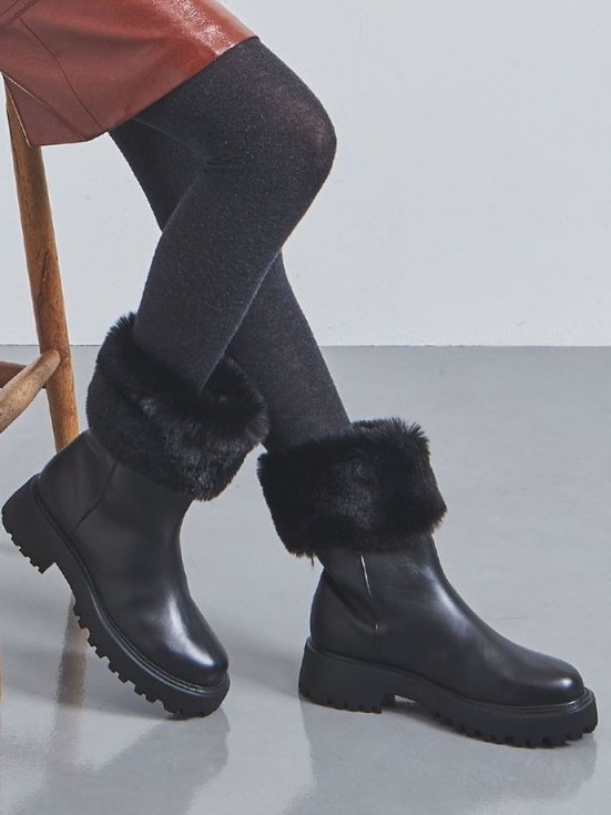 UNITED ARROWS
フェイクファー ショートブーツ