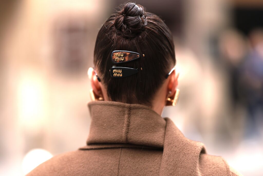 miu miu ミュウミュウのヘアアクセ バレッタ