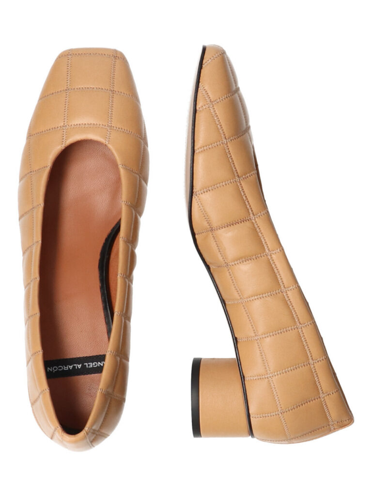 《Lサイズさん》ANGEL ALARCON
3.5cmヒール スクエアトゥ キルティングパンプス