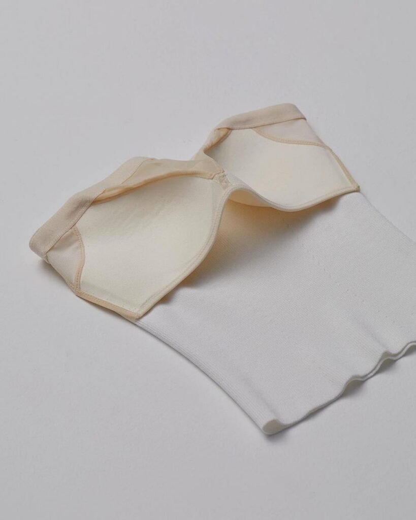 NICENICE MOMENT
カップ付き ニットベアトップ KNIT BANDEAU