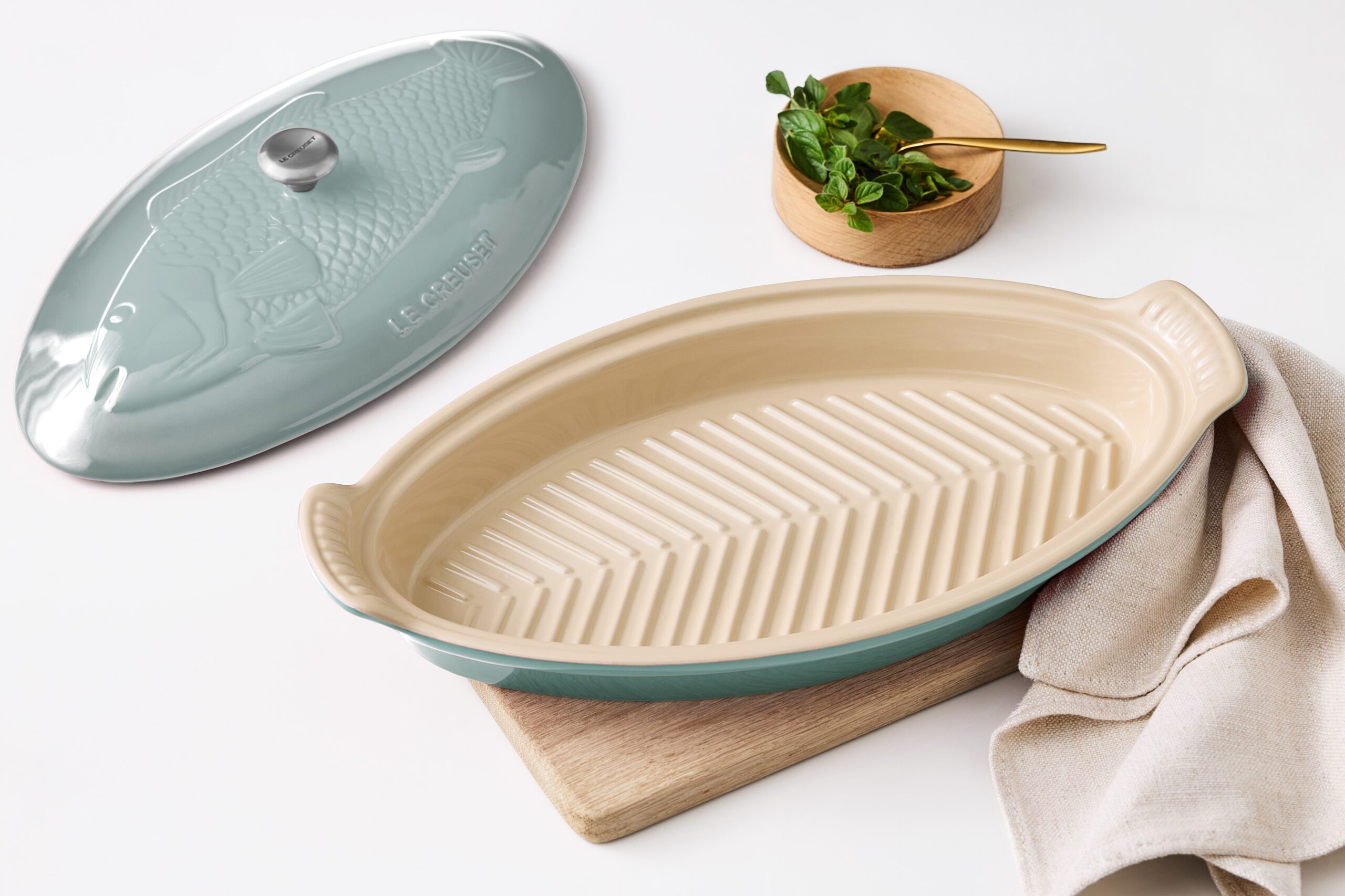 LE CREUSET（ル・クルーゼ）ヘリテッジ・フィッシュ・ベイカー 