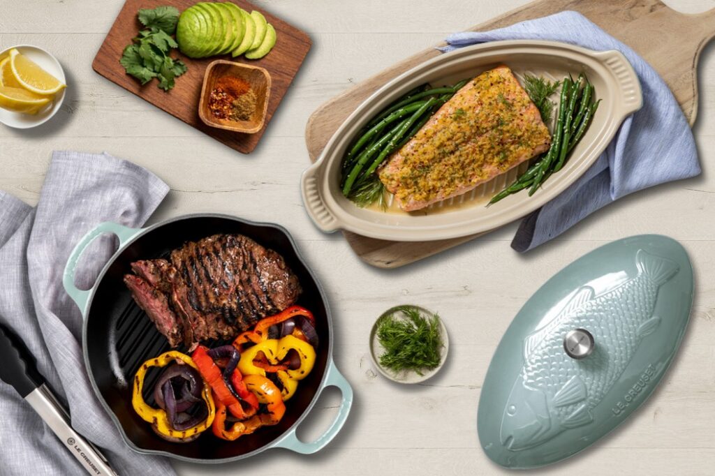 LE CREUSET（ル・クルーゼ）シグニチャー ディープ・ラウンド・グリル　ヘリテッジ・フィッシュ・ベイカー  （カラー：シーソルト）
